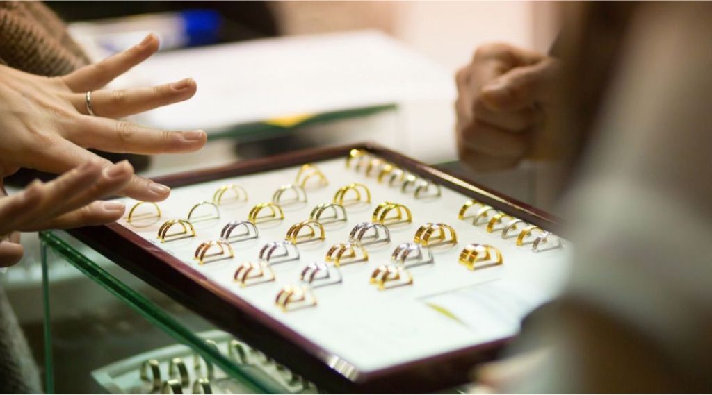 Trova la Tua Fede Nuziale Ideale: Guida Completa alla Scelta dell’Anello Nuziale Perfetto