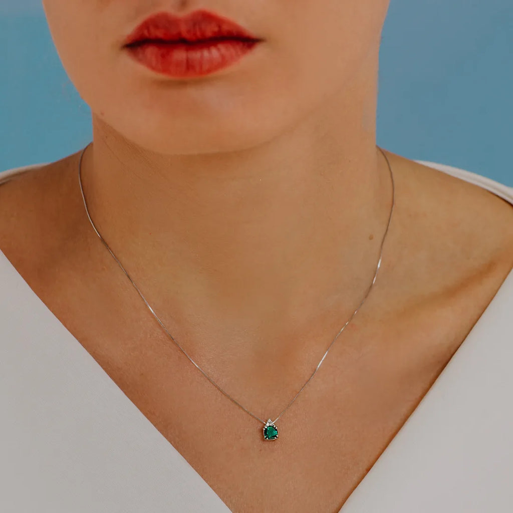 Collana Comete Oro Bianco 18kt Diamante e Smeraldo Tondo GLB 1382