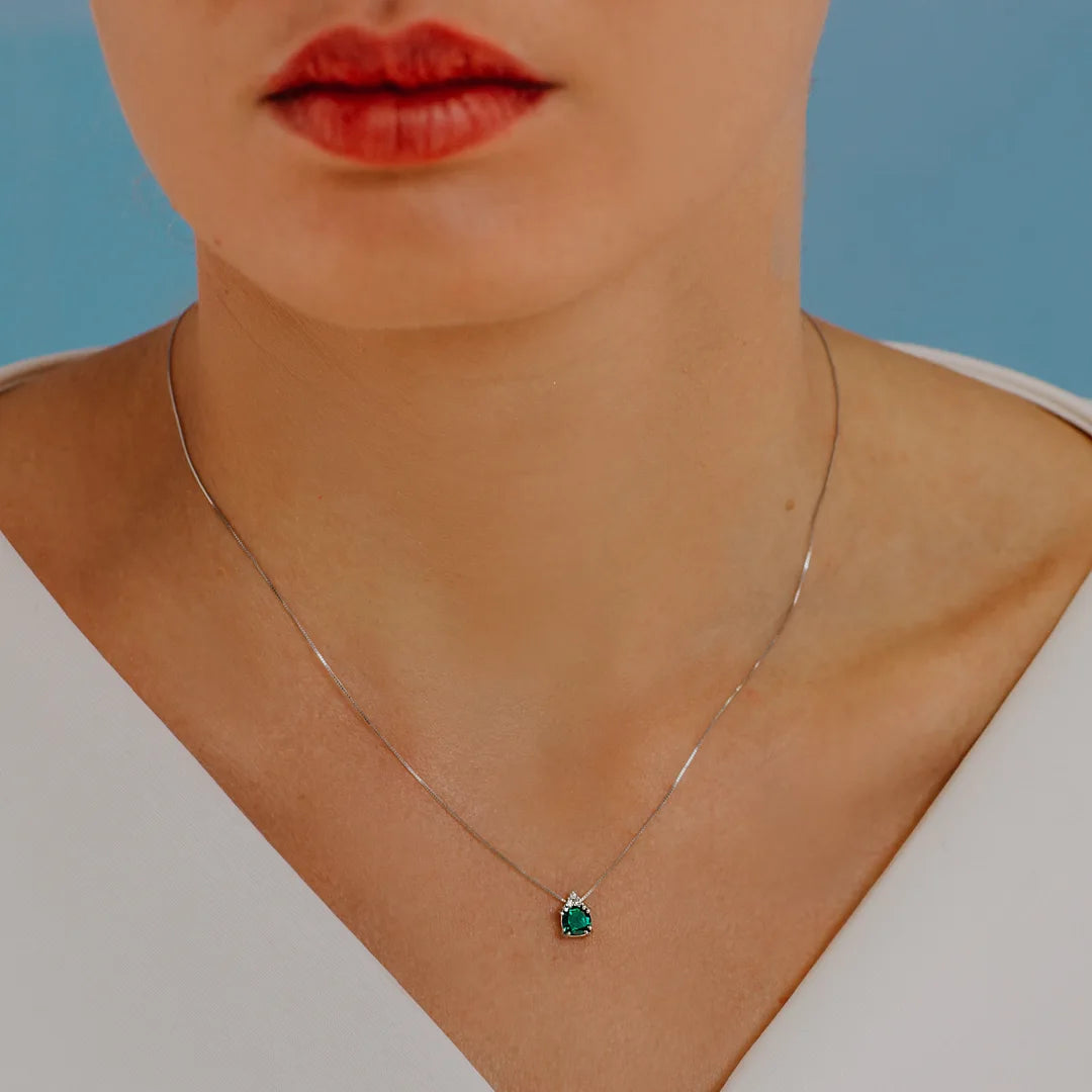 Collana Comete Oro Bianco 18kt Diamante e Smeraldo Tondo GLB 1382